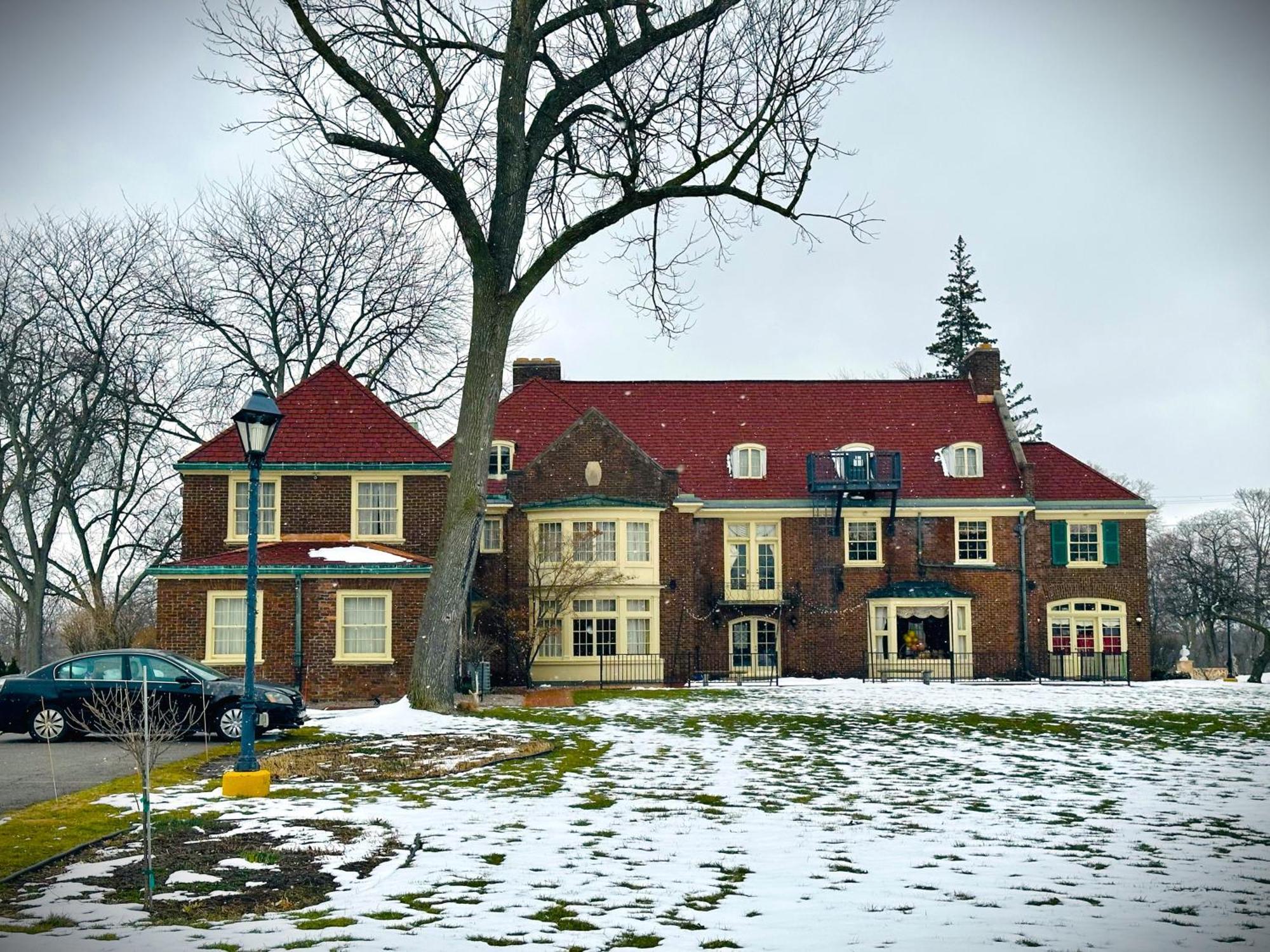 Montague Inn Bed & Breakfast Saginaw Exterior photo